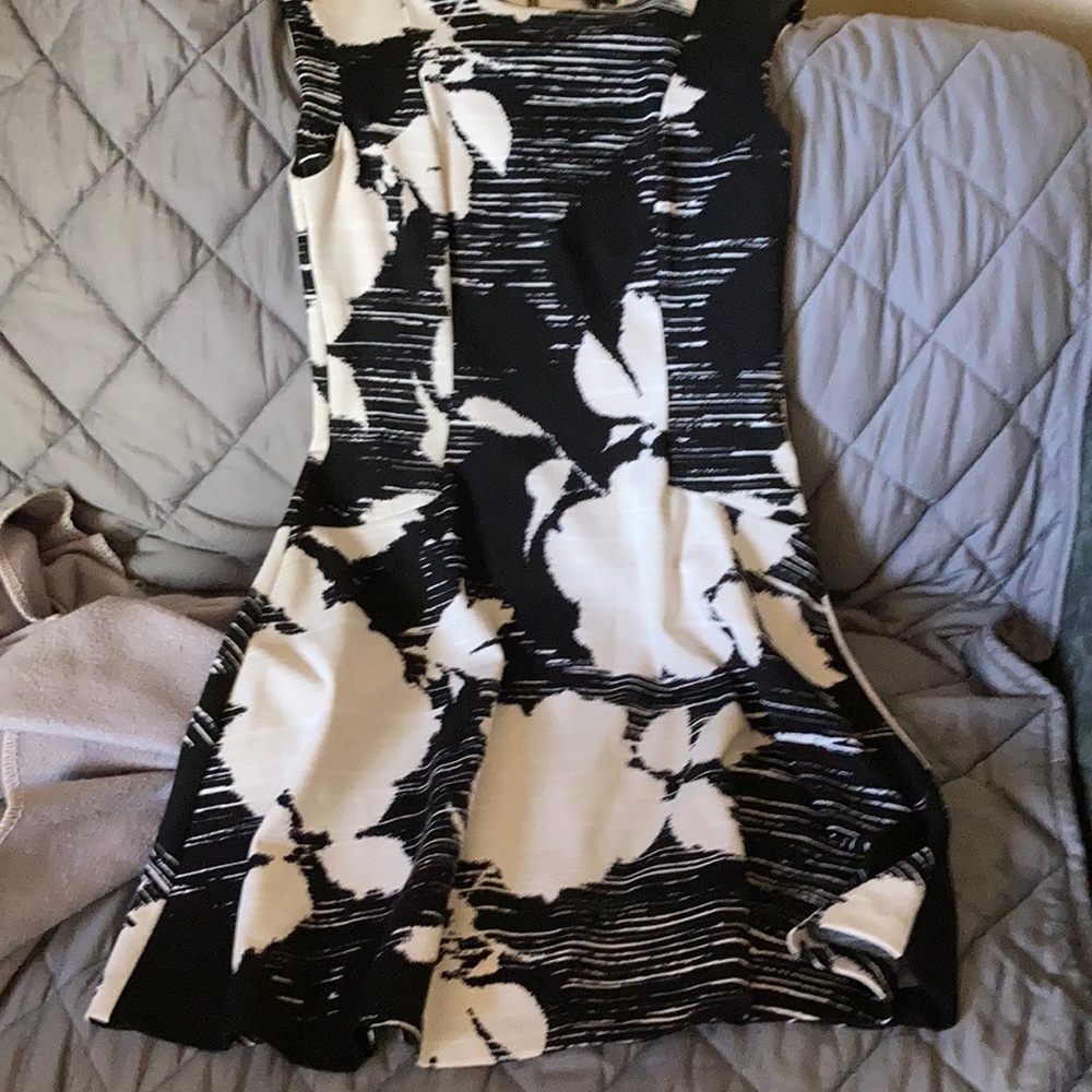 Worn twice, figure-fitting , comfy